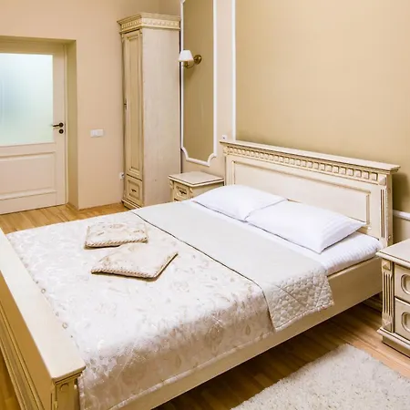 Romari коперника 28 * Lviv